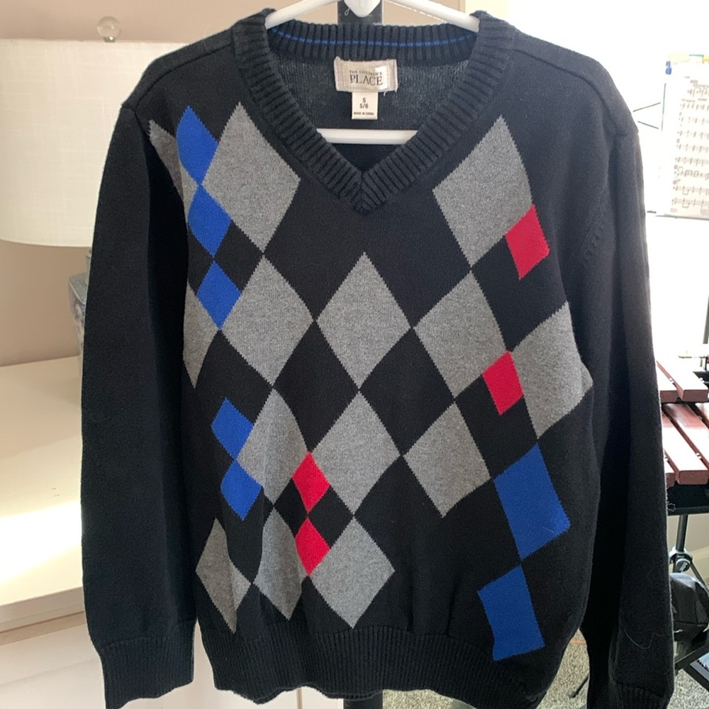 Boys v-neck sweater size S